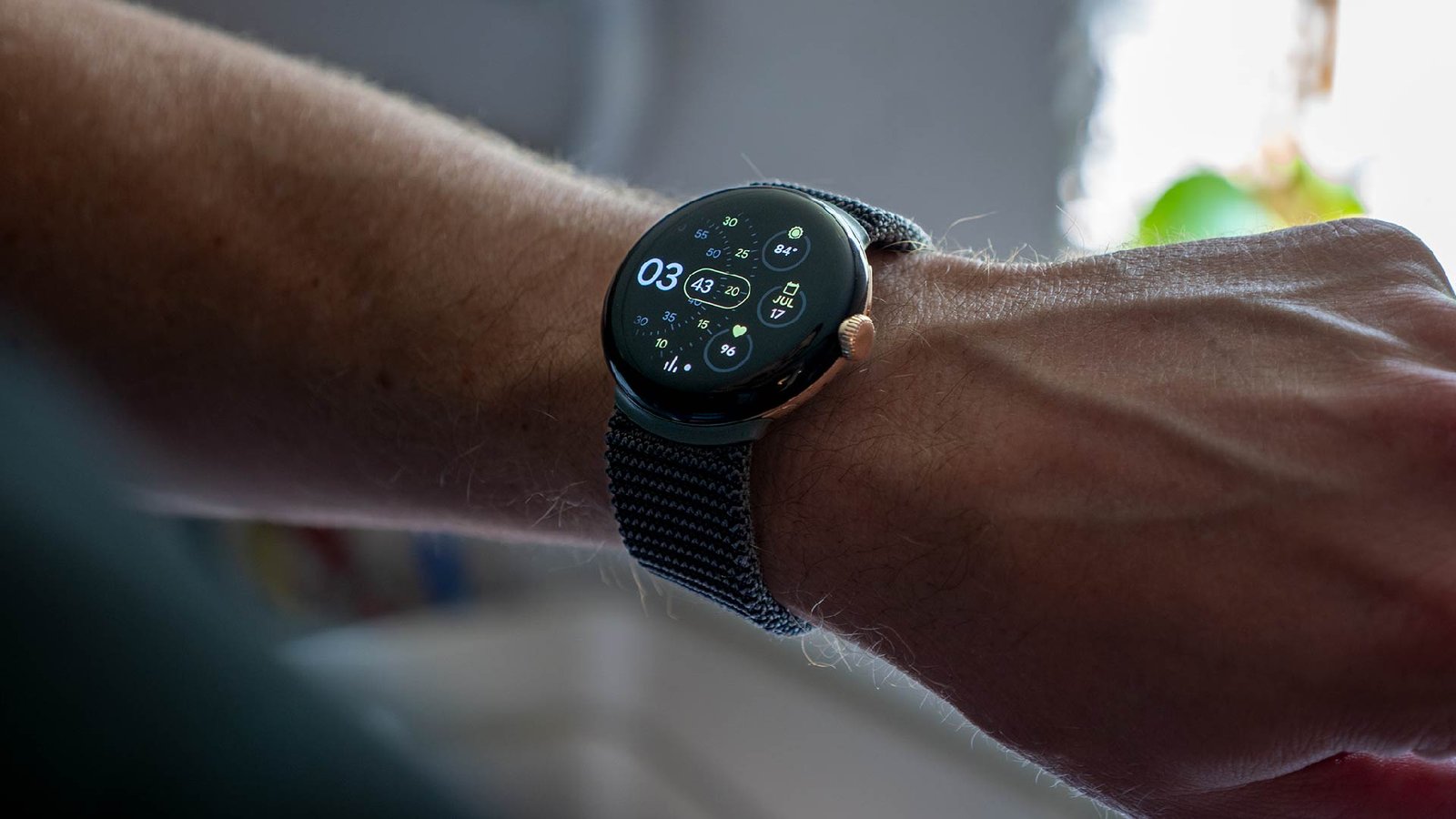 No More Buzz Bomb Wrist! Pixel Watch Update Silences the Noise
